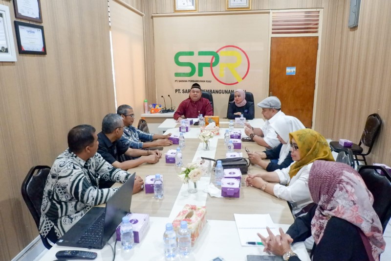 SMSI Riau Berkunjung ke PT SPR, Dirut Jelaskan Program Air Bersih Siap Minum