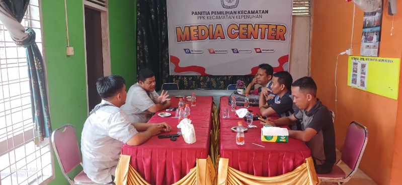 Pastikan Kesiapan Pilkada, Polres Rohul Cooling System Bersama PPK Kepenuhan