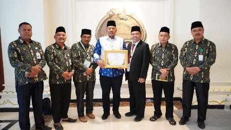 Dukung Pengelolaan Zakat, Bupati Alfedri Raih Penghargaan BAZNAS Award 2023