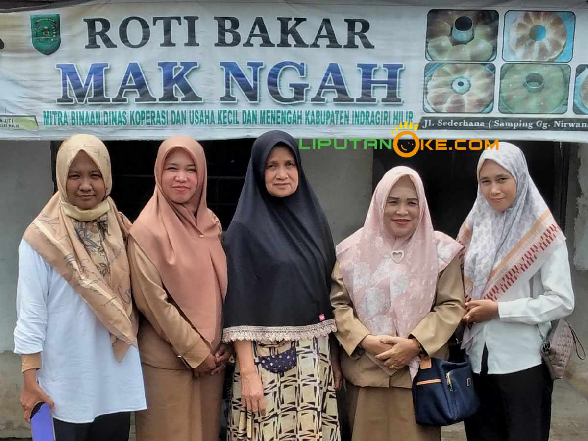 Tim Diskop dan UKM Inhil Monitoring ke Gerai Roti Bakar Mak Ngah