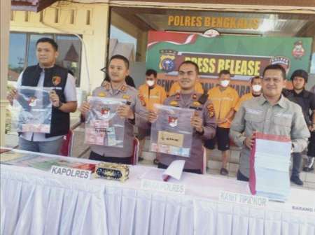 Rugikan Negara Rp4,59 Miliar, 4 Tersangka Dugaan Korupsi KPU Ditahan Polres Bengkalis