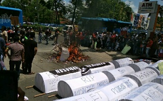 Tolak Aturan Registrasi yang Memberatkan, Pemilik Outlet 