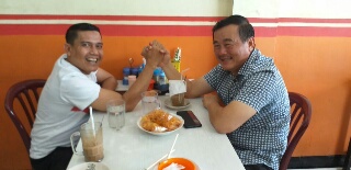 Menang! Minta Di Photo Gaya Salam Komando, Halim Haqul Yakin Bisa Rebut Dukungan PKB 