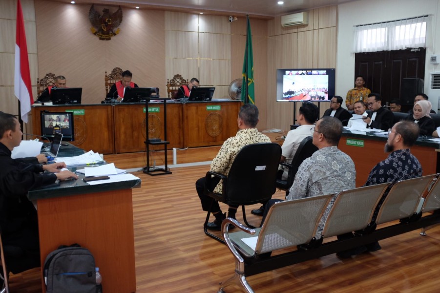 Gubernur Riau Nonaktif  Bantah Dakwaan, Kuasa Hukum Sebut Narasi Jaksa Kabur dan Menyesatkan