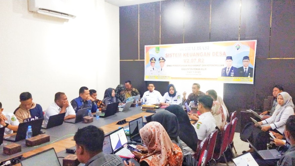BRK Syariah Gelar Edukasi Teknis Pengelolaan Dana Desa bagi 159 Perwakilan Desa di Rohil