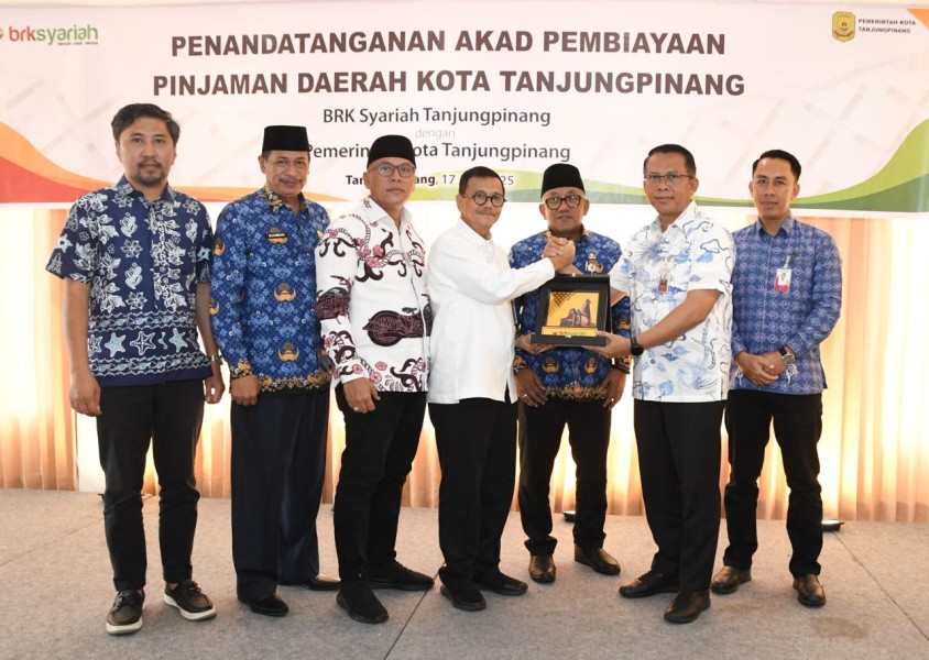 Sinergi Atasi Defisit, Pemko Tanjungpinang Akad Pembiayaan Dengan BRK Syariah.