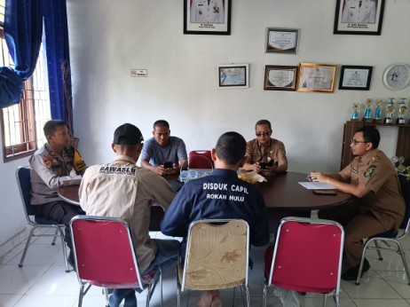 Rapat Koordinasi Forkopimcam Bonai Darussalam Bahas TPS Rawan dan Terdampak Banjir