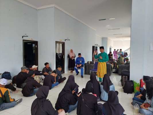 Asisten Pemkesra Lepas Maba Polsri Siak Ikuti Pendidikan Dasar Kedisiplinan