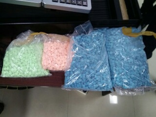 Ribuan Butir Pil Ekstasi Diamankan Petugas di Terminal Cargo Bandara SSK II Pekanbaru