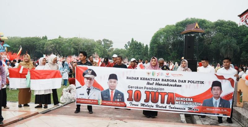 Meriahkan HUT ke-78 RI, Bupati Apresiasi Lomba Karnaval dan Gerakan Nasional Pemberian 10 Juta  Bendera