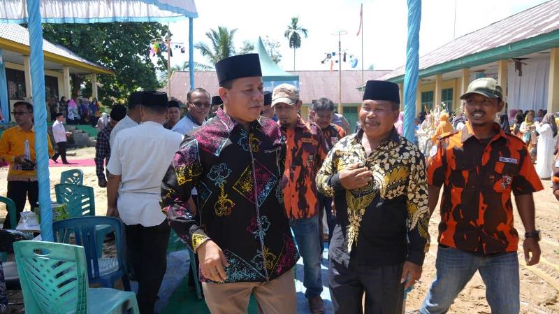 Hadiri Doa Kuburan, Suhardiman Sebut Jalan Teratak Baru Segera Diaspal