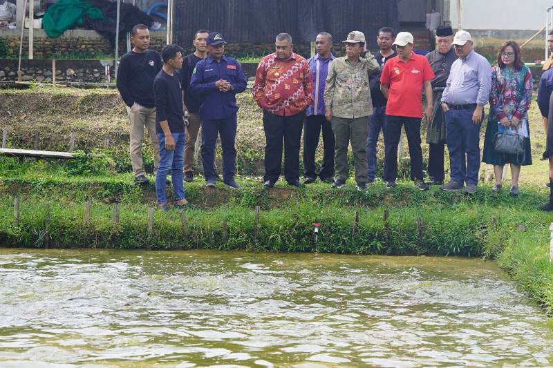 Kunjungi Festival Kampung Patin, Plt Gubri Bangga dengan Kreativitas dan Inovasi Warga Koto Masjid