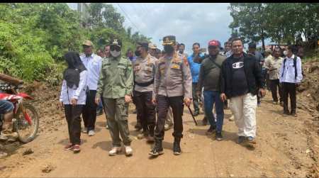 Bersama Forkopimda Tinjau Jalan Rusak, Bupati Inhu: Terima Kasih Pak Gubernur Riau
