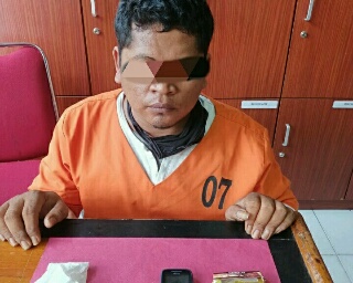 Polres Siak Ringkus Warga Perawang Terkait Narkoba, 16 Butir Pil Diamankan
