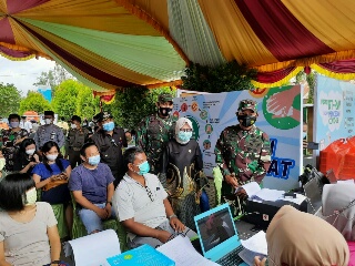 Pangdam I/BB Dan Danrem Tinjau Kegiatan Vaksinasi di Inhu