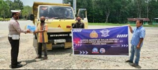 HUT Bhayangkara ke 65, Polres Siak Gelar Baksos 