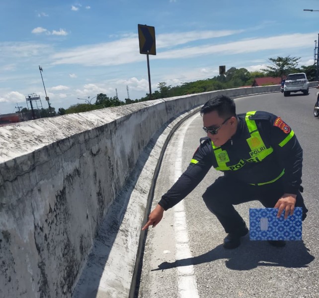 Seorang Perempuan Meninggal Dunia Usai Jatuh dari Flyover Pasar Pagi Arengka Pekanbaru