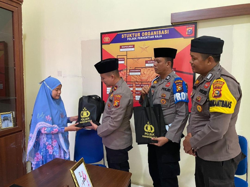 Viral di Medsos, Gadis Pelantun Al-Qur'an Diangkat Jadi Anak Asuh Polsek Perhentian Raja