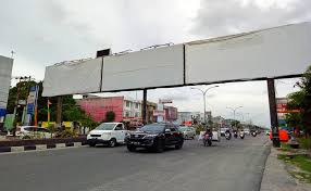 Pekan Depan Giliran Bando di Simpangtiga Pekanbaru Terancam Dipotong Satpol PP