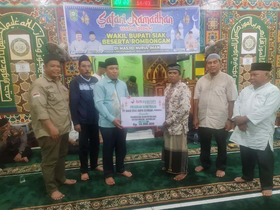 Masjid Nurul Imam Kandis Terima Dana CSR, Wabup Siak Ajak Jamaah Menabung di BRK Syariah