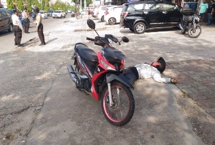 Warga Heboh! Seorang Pria Meninggal Dunia Tergeletak di Pinggir Jalan 