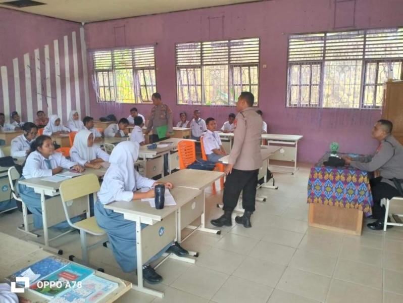 Sambangi SMAN 3 Kecamatan Tanah Putih, Binmas Polres Rohil Ajak Pemilih Pemula Sukseskan Pilkada