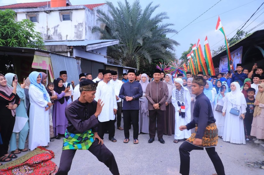 Safari Ramadhan ke Masjid Al Fajariyah Pekanbaru, Wako Agung Tegaskan Komitmen Perbaikan Kebutuhan Dasar