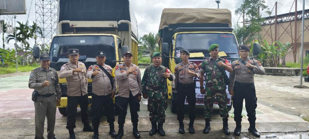 Polsek Tempuling Kawal Pergeseran Logistik Pilkada 2024