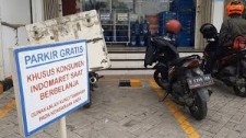 Parkir Indomaret dan Alfamart, Gratis atau Bayar?
