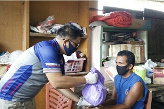 PRM Peduli, Salurkan Puluhan Sumbangan Kepada Warga Terdampak Covid-19