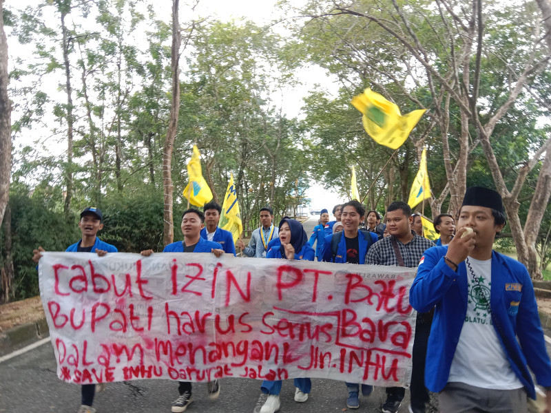 Dianggap Biang Kerusakan Jalan, PMII Desak Bupati Inhu Cabut Izin Tambang Batubara