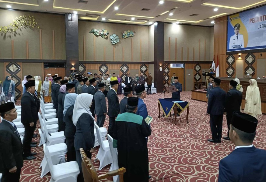 Wako Pekanbaru Agung Kembali Bongkar Pasang Pejabat: Yuliarso Jadi Kasatpol PP, Alek Kurniawan Kepala Balitbang