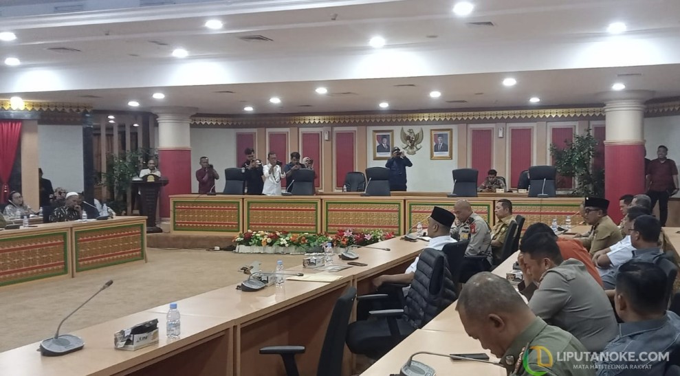 Warga TNTN Pelalawan Demo DPRD Riau, Tolak Relokasi dan Minta Difasilitasi Bertemu DPR RI