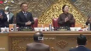 Dinilai Langgar Kode Etik, Kejutan Ultah di Paripurna Bikin Puan Maharani di-MKD-kan