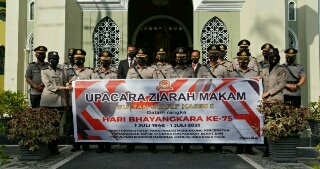 Polres Siak Ziarah Makam Pahlawan & Anjangsana Kerumah Pensiunan & Warakauri