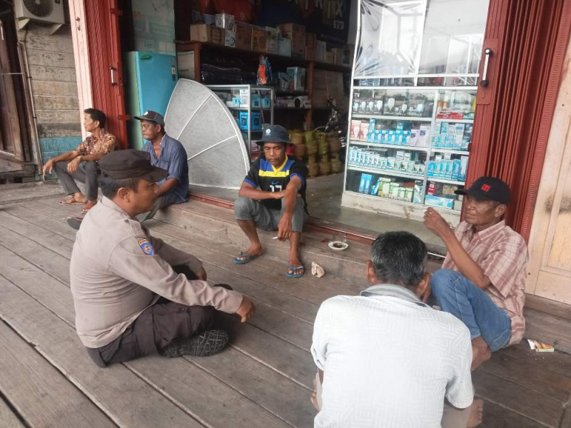 Berikan Rasa Aman Ditengah Suasana Pilkada, Polsek Concong Sambangi Masyarakat