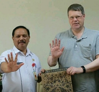 Lihat Potensi Kelapa, Sekda Inhil Jamu Kedatangan Peneliti Dari 'Negeri Kincir Angin'