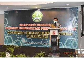 dr. Muhammad Yusuf Berikan 