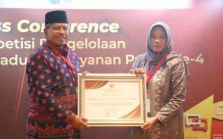 DPMPTSP Kabupaten Siak Terima Penghargaan Pengelola Pengaduan Pelayanan Publik Terbaik se Indonesia