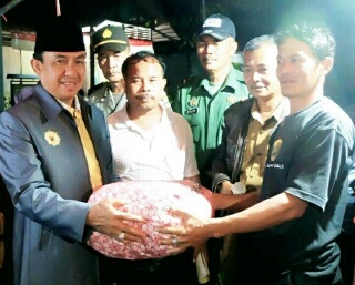 Bupati Inhil Terus Pantau Korban Banjir di Desa Mumpa