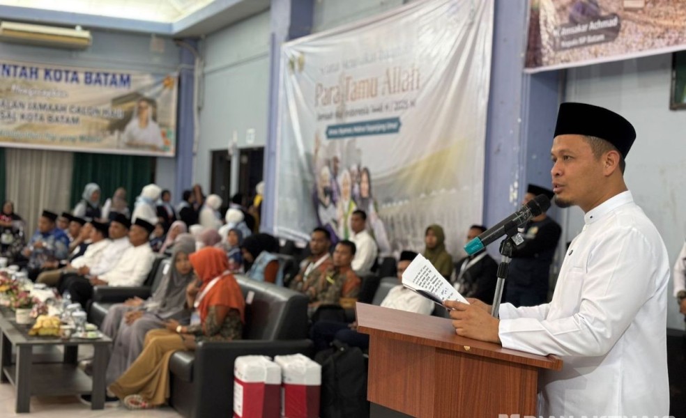 Jamaah Haji Pekanbaru Bertolak ke Tanah Suci, Ini Pesan Wako Agung Nugroho