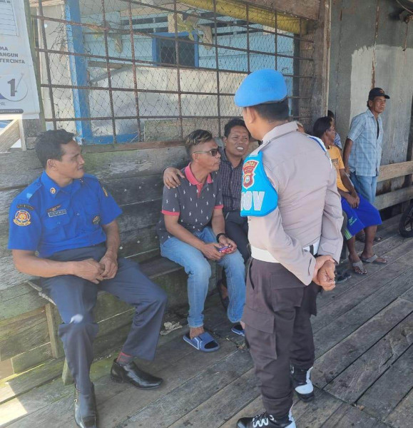 Lakukan Cooling System, Polsek Concong Sampaikan Pesan Pilkada Damai kepada Masyarakat