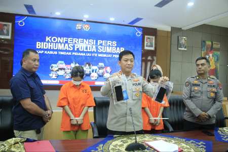 Gegara Endorse Situs Judi Online, Selebgram Kembar Cantik Asal Sumbar Diamankan Polisi