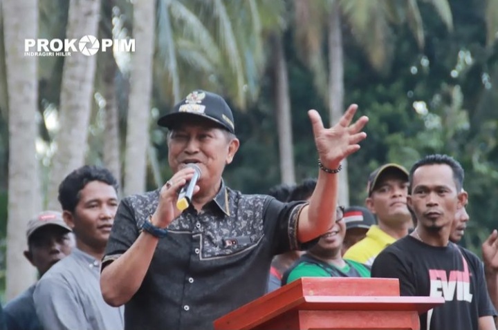 Wabup Inhil Tutup Turnamen Sepakbola Ganda Jaya CUP di Desa Bente