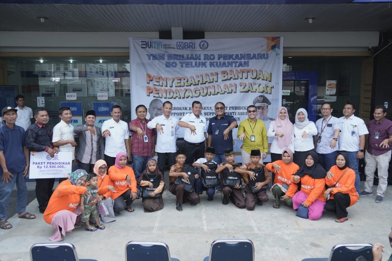 Terharu Menerima Bantuan Gerobak dari BRI, Anis Ucapkan Terima Kasih Atas Komitmen Bupati Kuansing