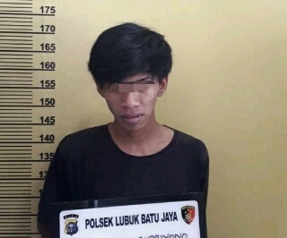 Kelabui Polisi Buang BB saat Digerebek, Pemuda LBJ Inhu Ditangkap 