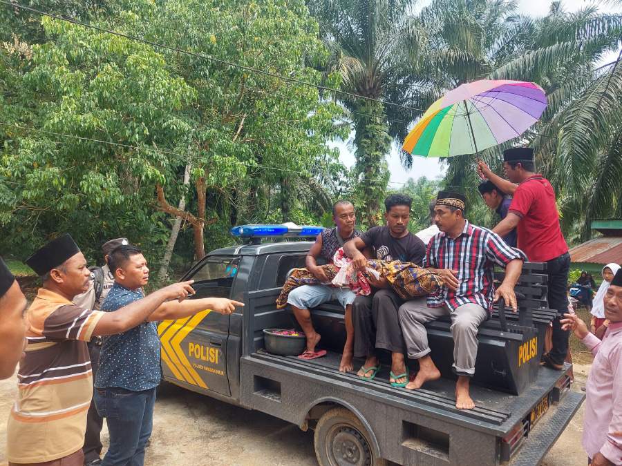 Inna lillahi! Dua Bocah di Rohul Ditemukan Terapung dalam Kolam