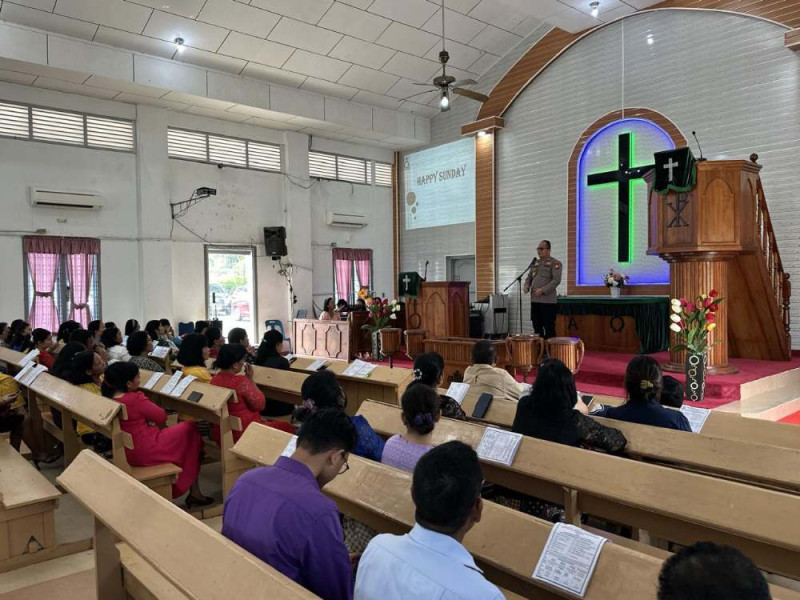 Sambangi Jemaat Gereja, Polsek Minas Gelar Minggu Kasih dan Cooling System Sosialisasi Pilkada Damai
