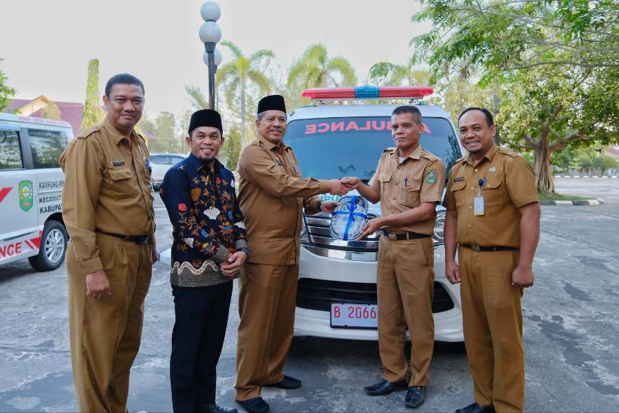 Dua Kampung di Siak Terima Bantuan Ambulance dari Pemkab