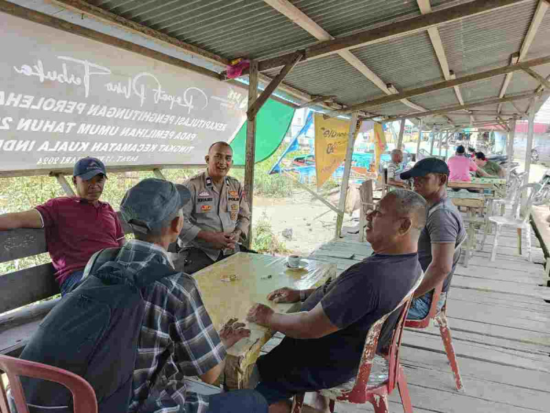 Kanit Binmas Polsek Kuindra Sampaikan Imbauan Kamtibmas dan Pilkada Damai ke Masyarakat